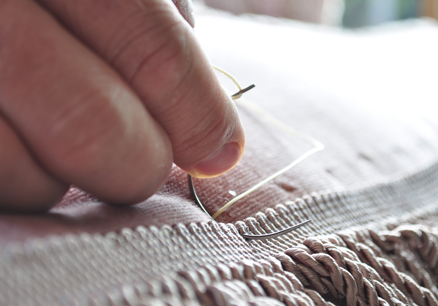 sofa hand stitching